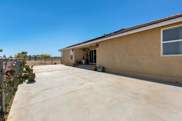 7142 W Ave A 4, Lancaster, CA 93536
