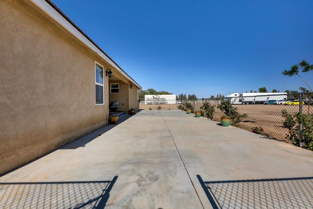 7142 W Ave A 4, Lancaster, CA 93536
