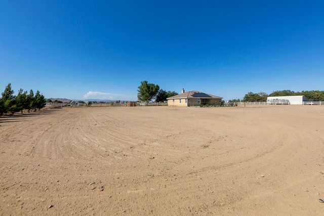 7142 W Ave A 4, Lancaster, CA 93536