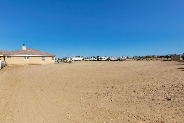 7142 W Ave A 4, Lancaster, CA 93536