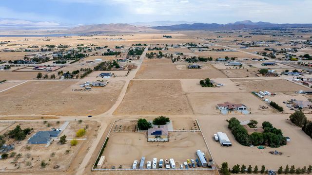 7142 W Ave A 4, Lancaster, CA 93536