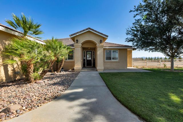 7142 W Ave A 4, Lancaster, CA 93536