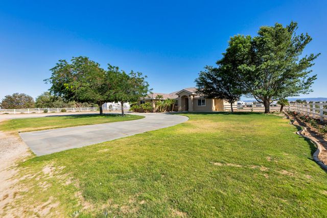 7142 W Ave A 4, Lancaster, CA 93536