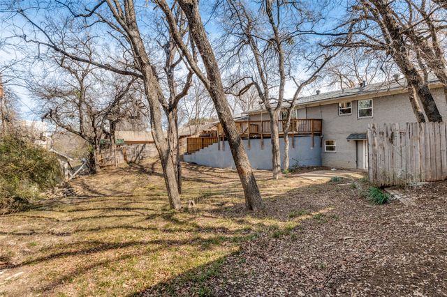 529 NE 4th Street, Grand Prairie, TX 75050