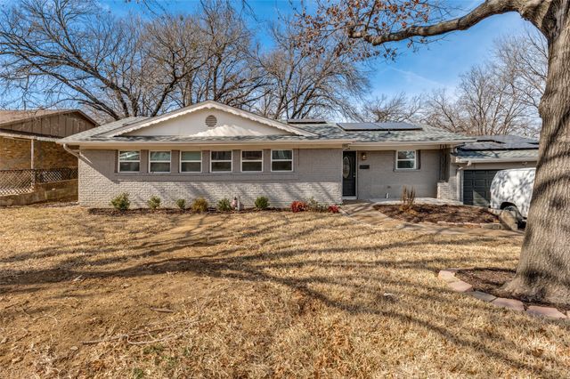 529 NE 4th Street, Grand Prairie, TX 75050