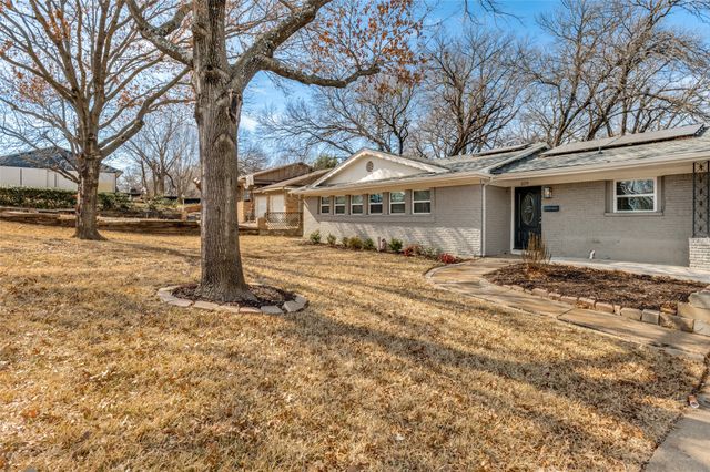 529 NE 4th Street, Grand Prairie, TX 75050