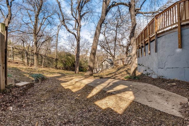 529 NE 4th Street, Grand Prairie, TX 75050