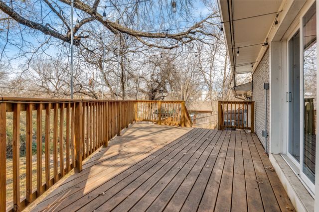 529 NE 4th Street, Grand Prairie, TX 75050