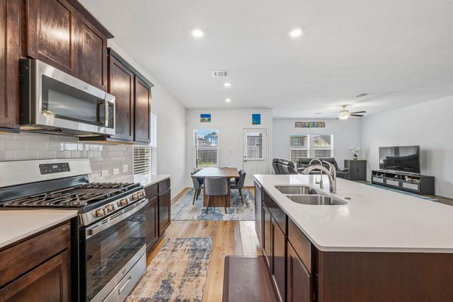 1733 Catahoula DR, Leander, TX 78641