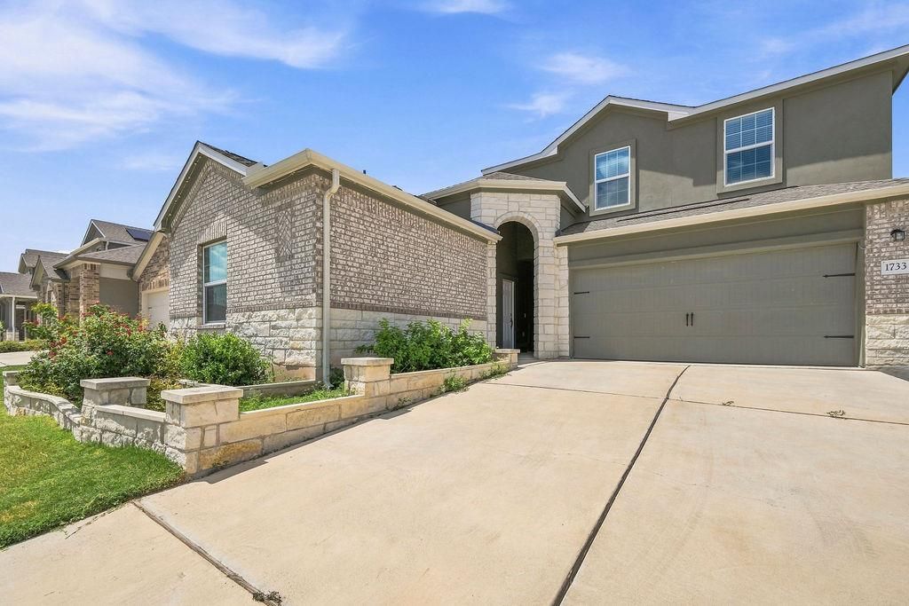 1733 Catahoula DR, Leander, TX 78641