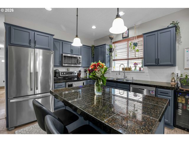 344 Se CONDOR Dr, Gresham, OR 97080