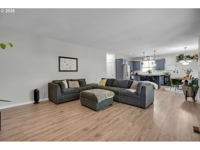 344 Se CONDOR Dr, Gresham, OR 97080