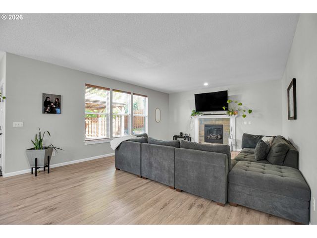 344 Se CONDOR Dr, Gresham, OR 97080
