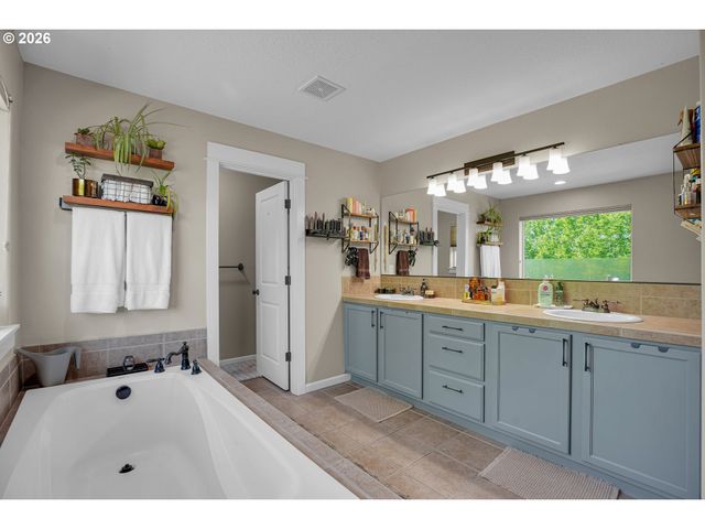344 Se CONDOR Dr, Gresham, OR 97080