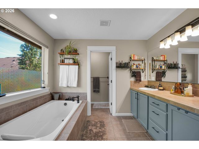 344 Se CONDOR Dr, Gresham, OR 97080