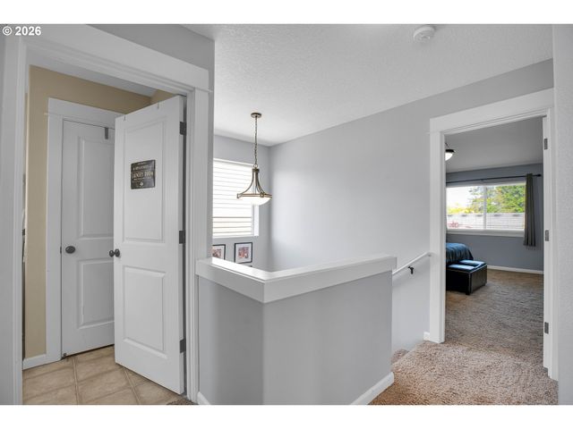344 Se CONDOR Dr, Gresham, OR 97080