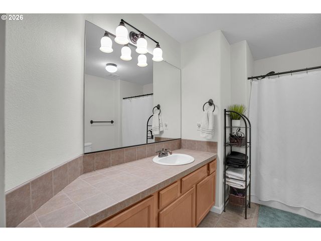 344 Se CONDOR Dr, Gresham, OR 97080