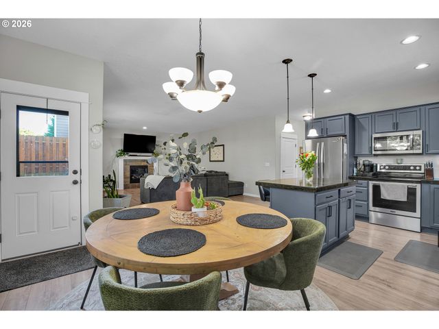 344 Se CONDOR Dr, Gresham, OR 97080
