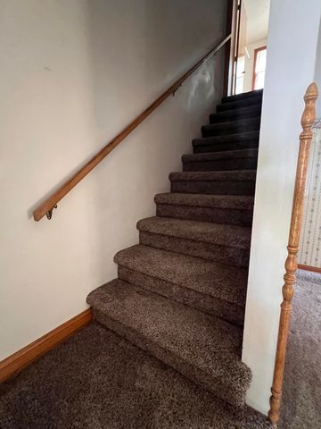 165 CRESTMONT Drive, Council Bluffs, IA 51503