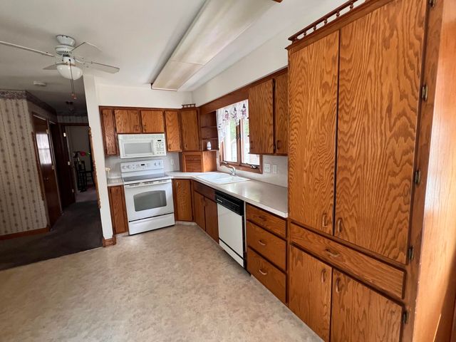 165 CRESTMONT Drive, Council Bluffs, IA 51503