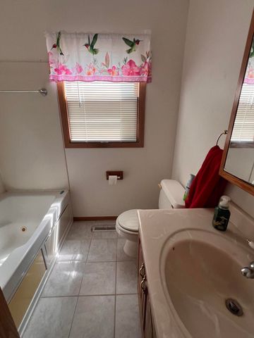 165 CRESTMONT Drive, Council Bluffs, IA 51503