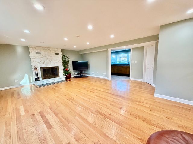 12118 W SOMERSET Road, Orland Park, IL 60467