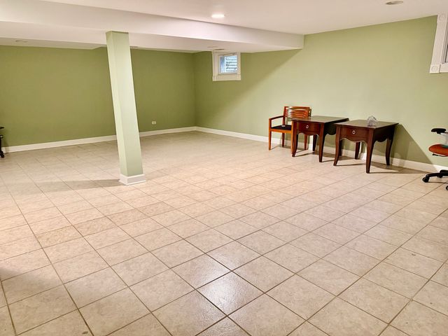12118 W SOMERSET Road, Orland Park, IL 60467