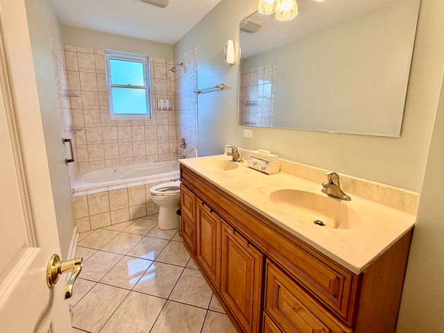 12118 W SOMERSET Road, Orland Park, IL 60467