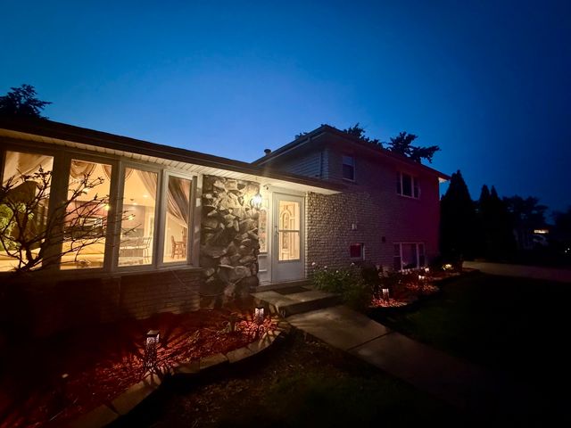 12118 W SOMERSET Road, Orland Park, IL 60467
