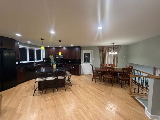 12118 W SOMERSET Road, Orland Park, IL 60467