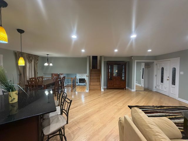 12118 W SOMERSET Road, Orland Park, IL 60467