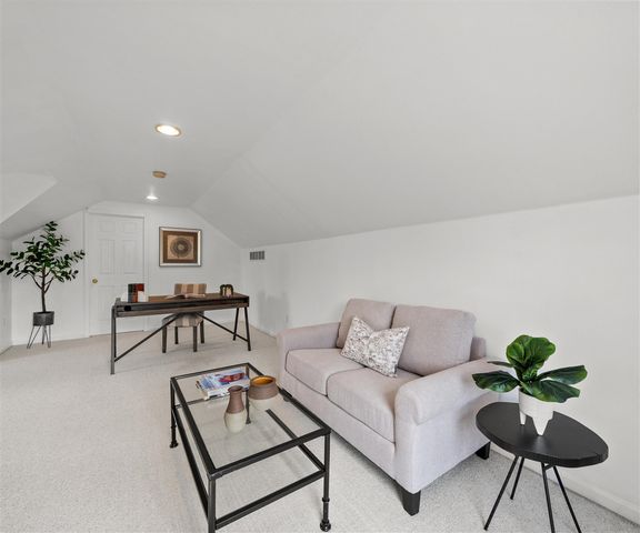 9001 Yorkshire Drive, Saline, MI 48176