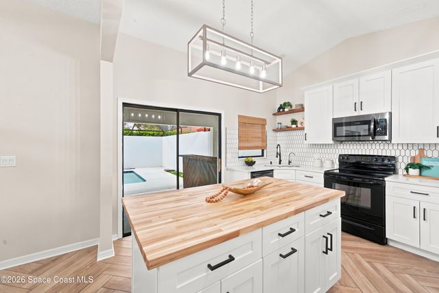 429 Maple Bluff Circle, Melbourne, FL 32940