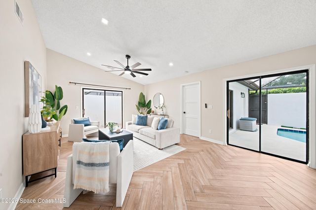429 Maple Bluff Circle, Melbourne, FL 32940