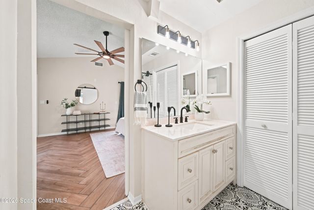 429 Maple Bluff Circle, Melbourne, FL 32940