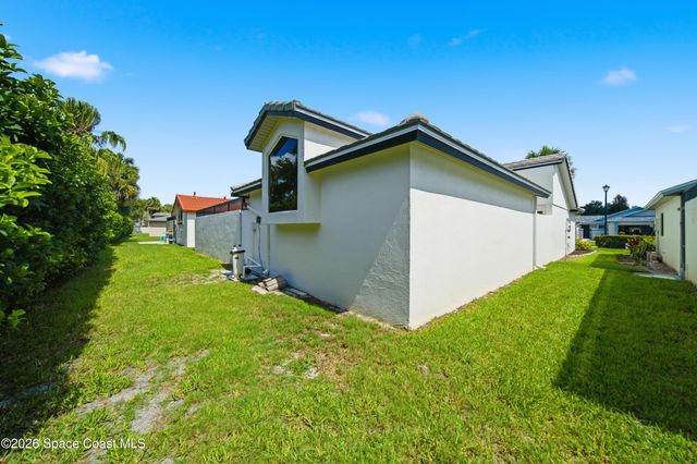 429 Maple Bluff Circle, Melbourne, FL 32940