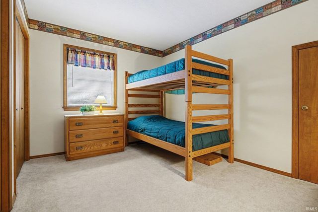 11963 Peacock Circle, Granger, IN 46530