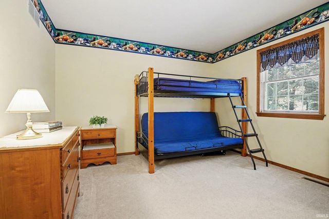 11963 Peacock Circle, Granger, IN 46530