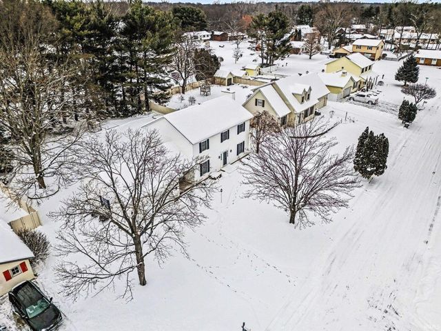 11963 Peacock Circle, Granger, IN 46530