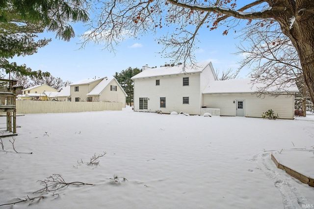 11963 Peacock Circle, Granger, IN 46530