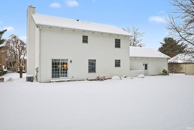 11963 Peacock Circle, Granger, IN 46530