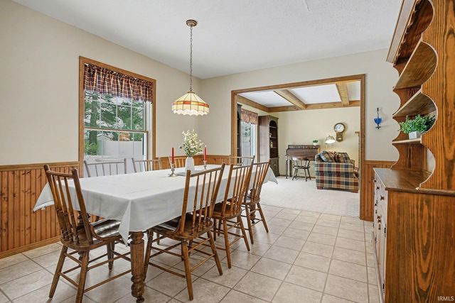 11963 Peacock Circle, Granger, IN 46530
