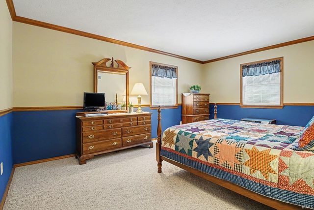 11963 Peacock Circle, Granger, IN 46530