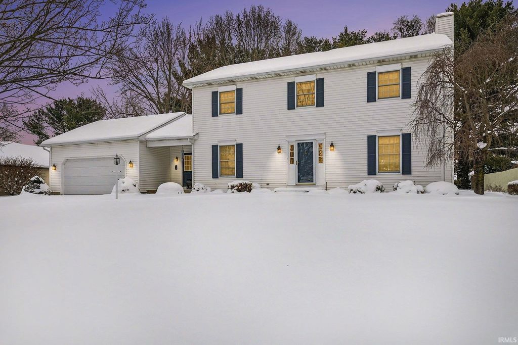 11963 Peacock Circle, Granger, IN 46530