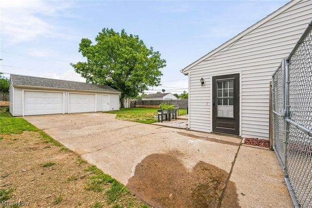 2728 19th Street NE, Canton, OH 44705