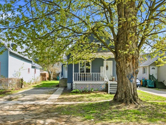 2506 Division Street, Port Huron, MI 48060