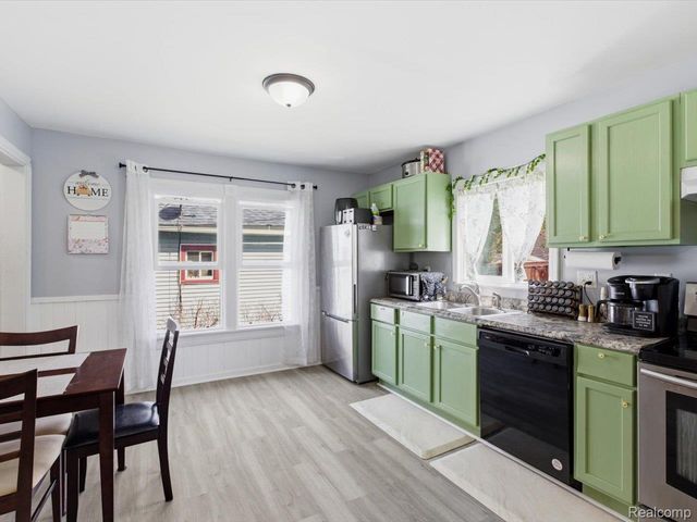 2506 Division Street, Port Huron, MI 48060
