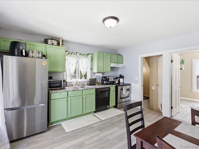 2506 Division Street, Port Huron, MI 48060
