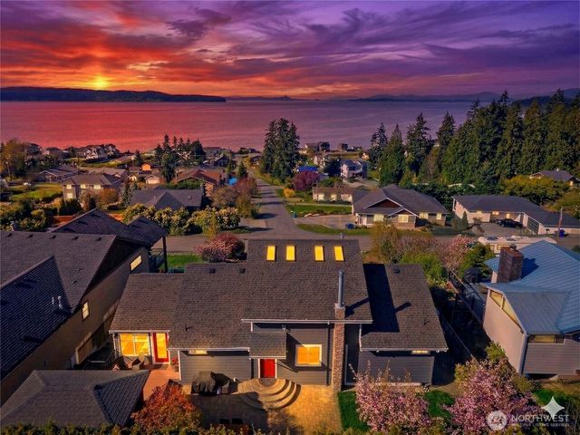 40 Vista Del Mar Street, Camano Island, WA 98282