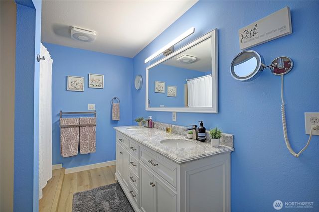 40 Vista Del Mar Street, Camano Island, WA 98282